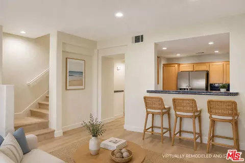630 E Walnut St, Pasadena, CA 91101 photo 3