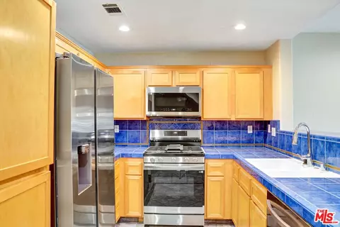 Kitchen - 630 E Walnut St, Pasadena, CA 91101 photo 2 of 2