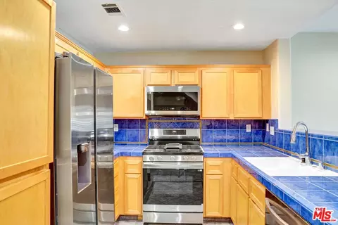 630 E Walnut St, Pasadena, CA 91101 photo 12
