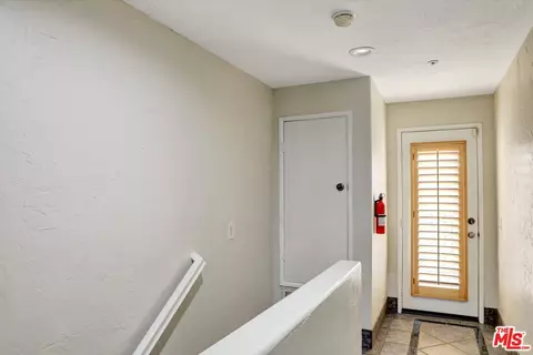 Entry Way - 630 E Walnut St, Pasadena, CA 91101 photo 1 of 2