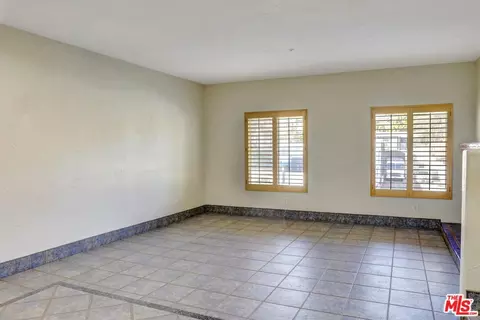 630 E Walnut St, Pasadena, CA 91101 photo 2