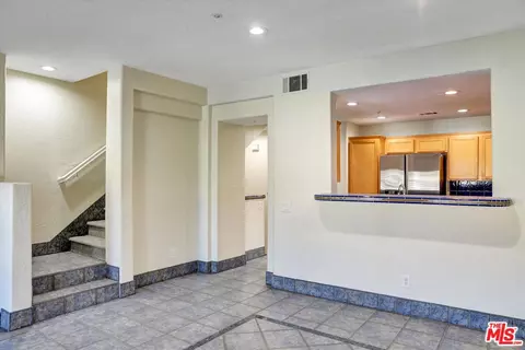 Living - 630 E Walnut St, Pasadena, CA 91101 photo 4 of 4