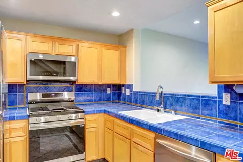 Kitchen - 630 E Walnut St, Pasadena, CA 91101 photo 1 of 2
