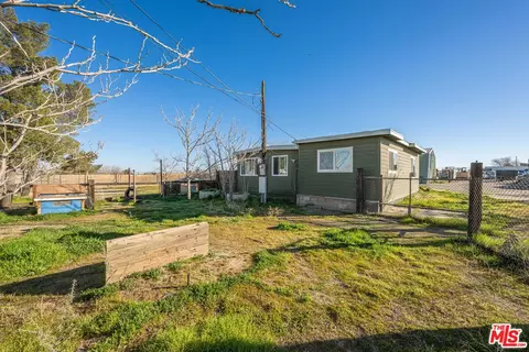 Exterior - 42450 2nd St, Lancaster, CA 93535 photo 1 of 6