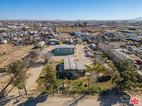 View/Area - 42450 2nd St, Lancaster, CA 93535 photo 3 of 4