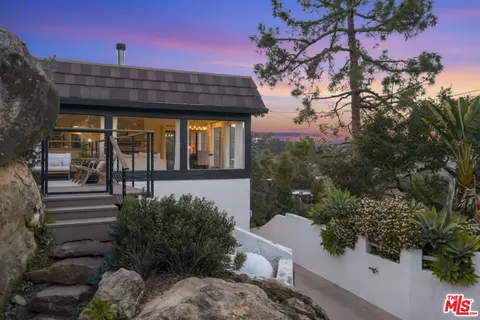 19901 Grand View Dr, Topanga, CA 90290