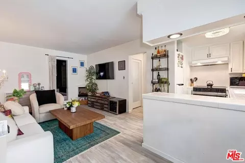 8155 Manitoba St #12, Playa Del Rey, CA 90293