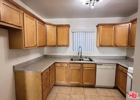 449 Melody Ln, Placentia, CA 92870 photo 4