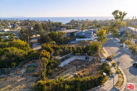 854 Las Lomas Ave, Pacific Palisades, CA 90272