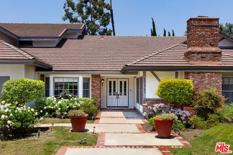 Exterior - 17341 Cumpston St, Encino, CA 91316 photo 2 of 8