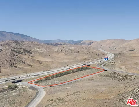 5 Quail Lake Rd, Lebec, CA 93243 photo 2