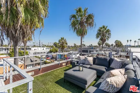 1212 Abbot Kinney Blvd #1, Venice, CA 90291