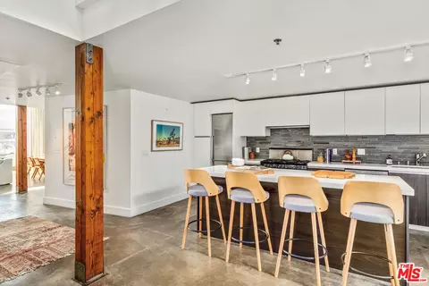 Kitchen - 615 Hampton Dr #A102, Venice, CA 90291 photo 5 of 5