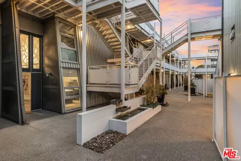 Exterior - 615 Hampton Dr #A102, Venice, CA 90291 photo 5 of 5