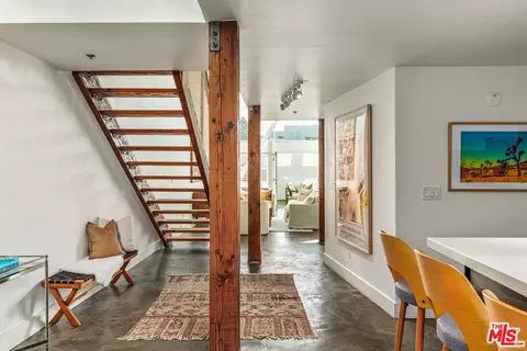 Entry Way - 615 Hampton Dr #A102, Venice, CA 90291 photo 2 of 5
