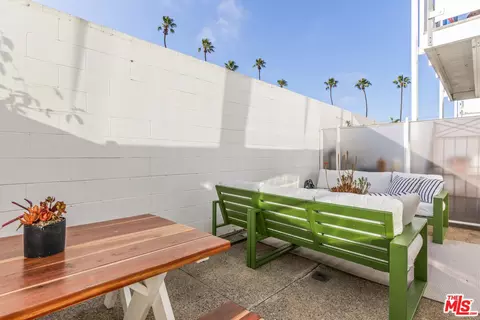 Exterior - 615 Hampton Dr #A102, Venice, CA 90291 photo 1 of 5