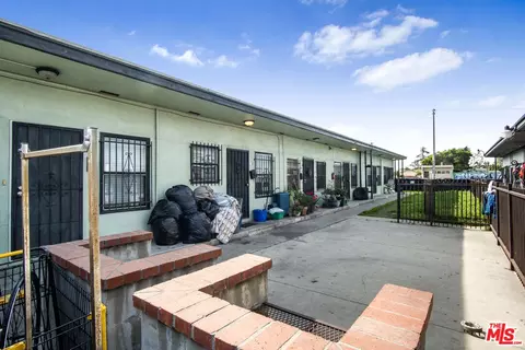 15412 S Atlantic Ave, Compton, CA 90221 photo 2