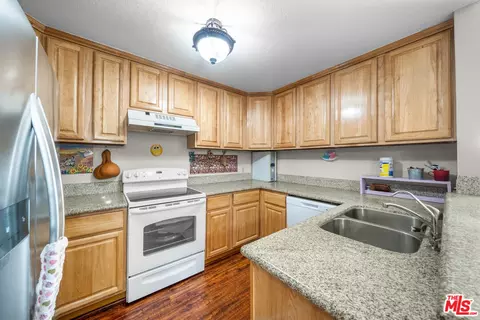 Kitchen - 11410 Dolan Ave #341, Downey, CA 90241 photo 3 of 5