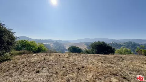 2152 N Topanga Canyon Blvd, Topanga, CA 90290