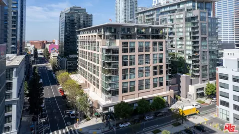1111 S Grand Ave #PH1, Los Angeles, CA 90015