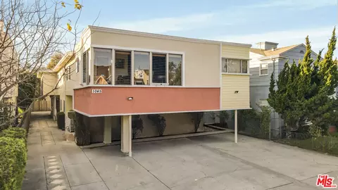 1045 S Cloverdale Ave, Los Angeles, CA 90019