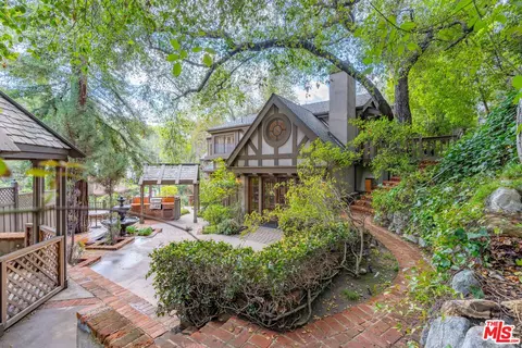 3041 E Chevy Chase Dr, Glendale, CA 91206