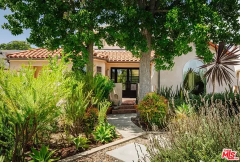 1633 Hi Point St, Los Angeles, CA 90035