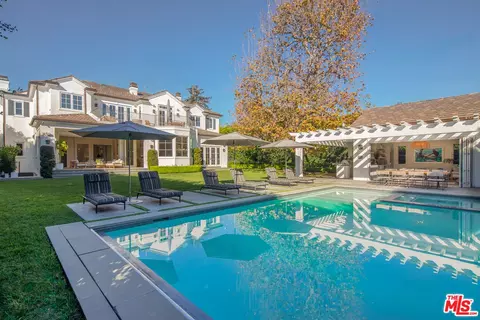 1580 Sorrento Dr, Pacific Palisades, CA 90272