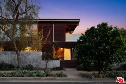 3554 Frances Ave, Los Angeles, CA 90066