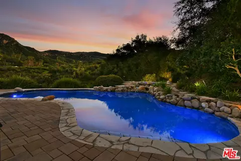 2317 Sierra Creek Rd, Agoura Hills, CA 91301