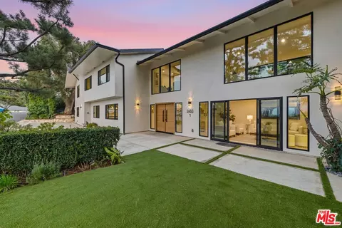 3465 Valley Meadow Rd, Sherman Oaks, CA 91403