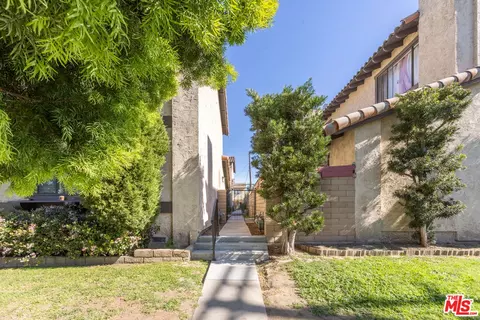 Exterior - 728 Ohio Ave, Long Beach, CA 90804 photo 1 of 2