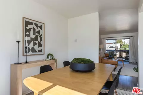 Dining - 728 Ohio Ave, Long Beach, CA 90804 photo 4 of 5