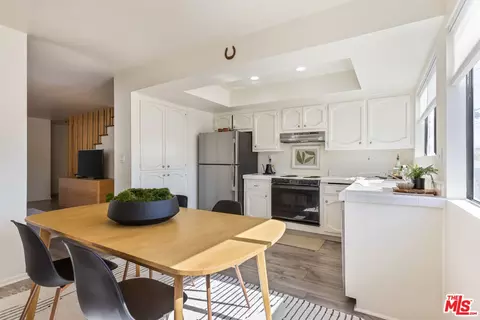 Kitchen - 728 Ohio Ave, Long Beach, CA 90804 photo 1 of 2