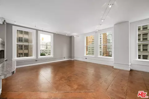 215 W 7th St #508, Los Angeles, CA 90014