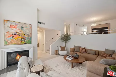 6805 Hannum Ave, Culver City, CA 90230