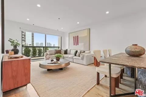 10724 Wilshire Blvd #704, Los Angeles, CA 90024