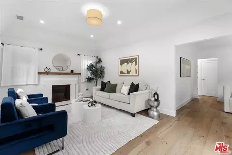 1343 Carmona Ave, Los Angeles, CA 90019
