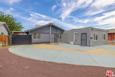 43033 39th St, Lancaster, CA 93536