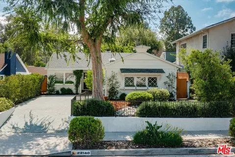 22140 Ybarra Rd, Woodland Hills, CA 91364