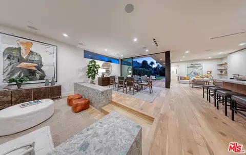 3985 Mclaughlin Ave, Los Angeles, CA 90066