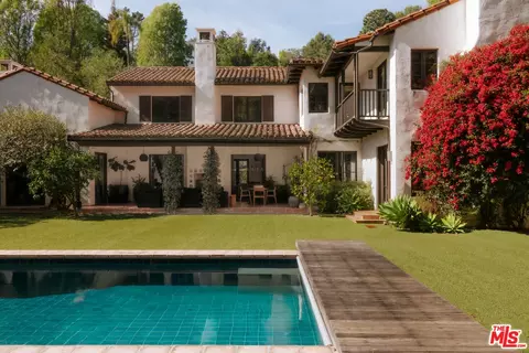 1046 N Norman Pl, Los Angeles, CA 90049