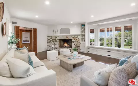 27280 Eastvale Rd, Palos Verdes Peninsula, CA 90274