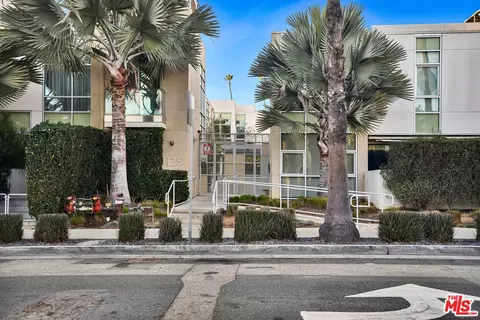 125 Pacific St #8, Santa Monica, CA 90405