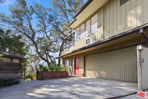 2881 Hollyridge Dr, Los Angeles, CA 90068