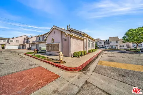 Exterior - 820 W Compton Blvd #17, Compton, CA 90220 photo 9 of 11