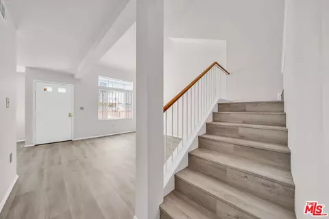 Entry Way - 820 W Compton Blvd #17, Compton, CA 90220 photo 1 of 4