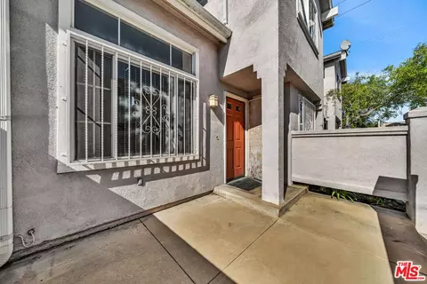 Exterior - 820 W Compton Blvd #17, Compton, CA 90220 photo 4 of 11
