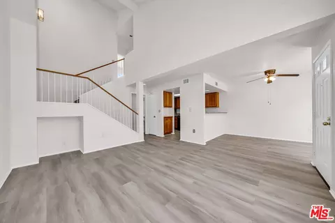 820 W Compton Blvd #17, Compton, CA 90220