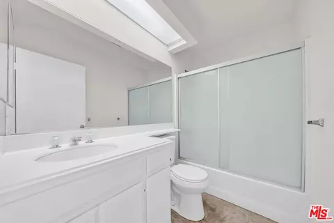Bath - 820 W Compton Blvd #17, Compton, CA 90220 photo 1 of 2